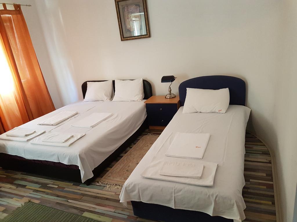 Lira Inn Ni Exterior foto